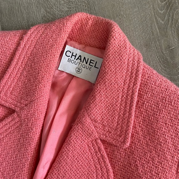 SOLD-Authentic Vintage Chanel tweed jacket size xs - Picture 15 of 16